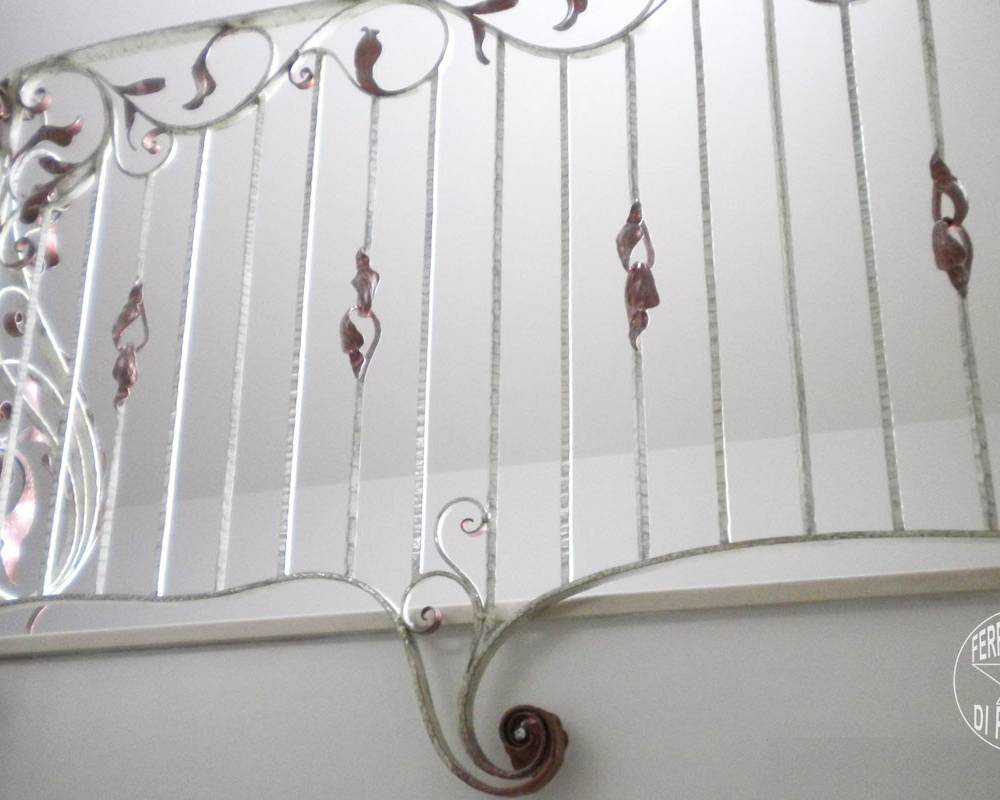 Balustrade en fer forgé polychrome