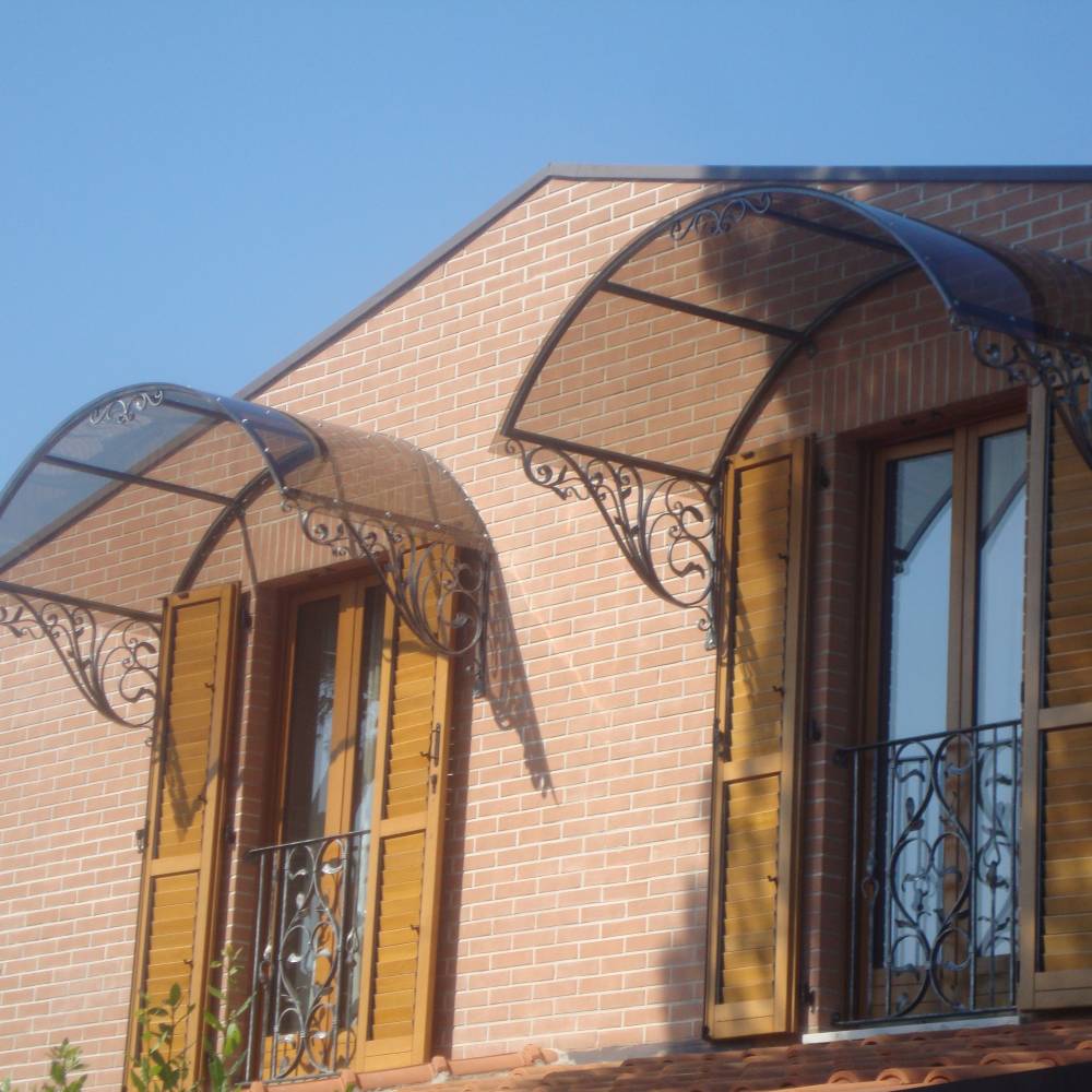 Marquises-en-fer-forgé