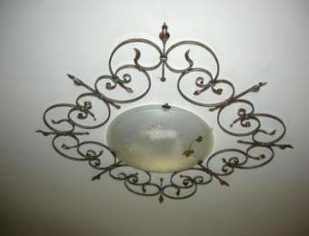 Plafonnier floral en fer forgé