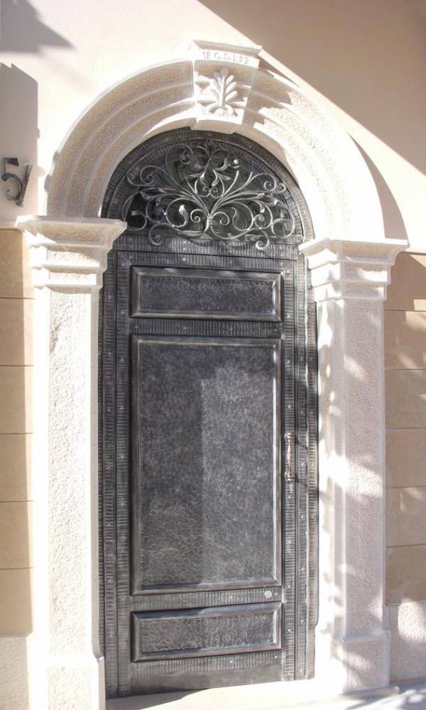 Porte en fer