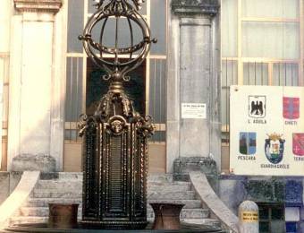 grande fontaine en fer forgé