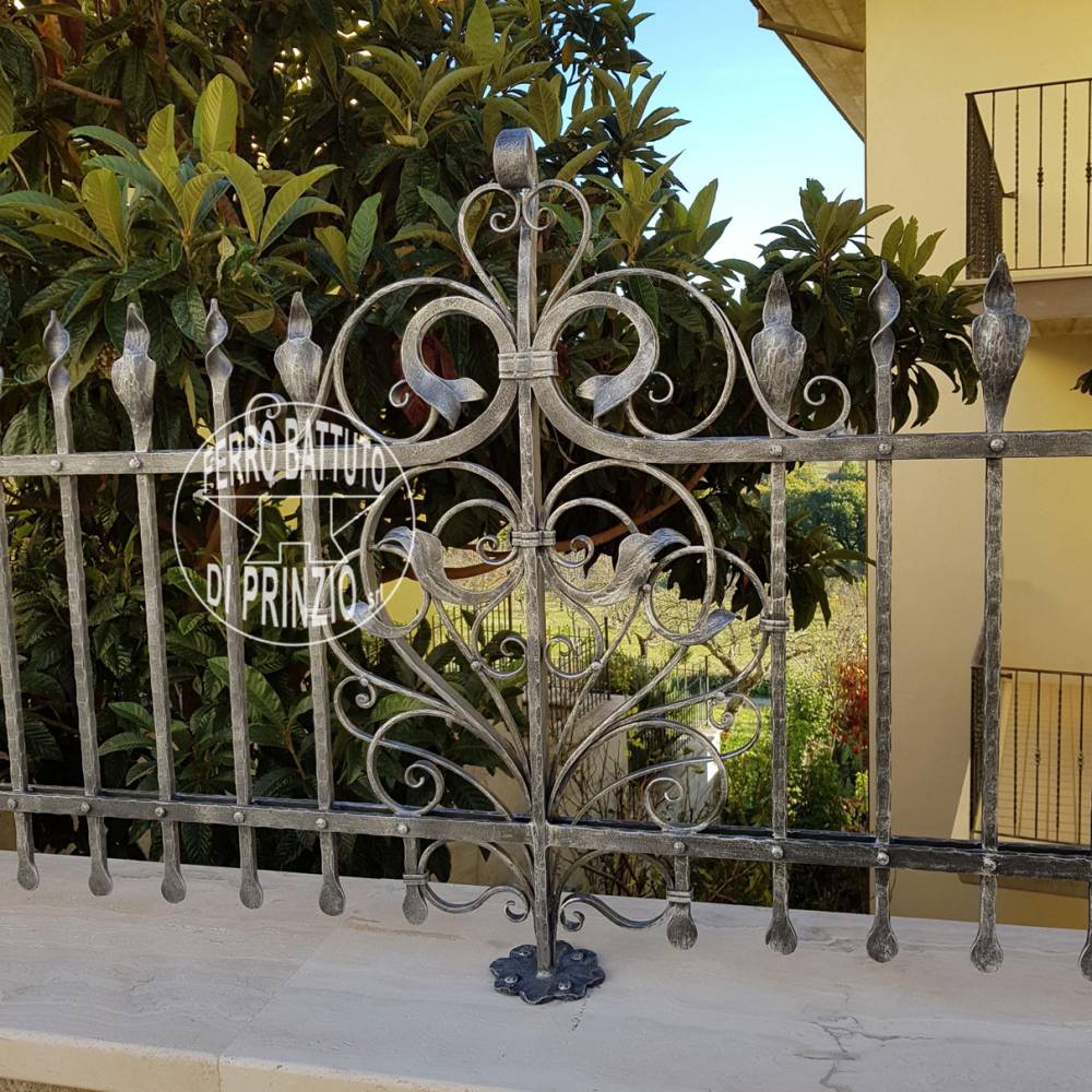 Clôtures en fer forgé: enclos en fer, enclos en fer forgé, clôtures